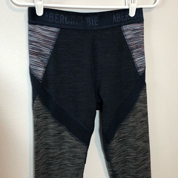 Bundle of 2 Abercrombie & Fitch workout leggings - Picture 3 of 11